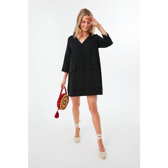 Tuckernuck Dresses & Skirts - TUCKERNUCK Pomander Place Black Mini Carolina Caftan NWT Size Medium